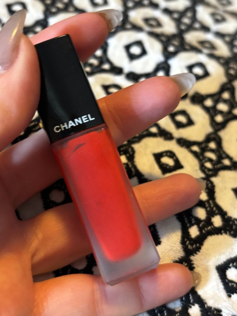 Chanel ROUGE ALLURE LIQUID VELVET in 218 Envoutante